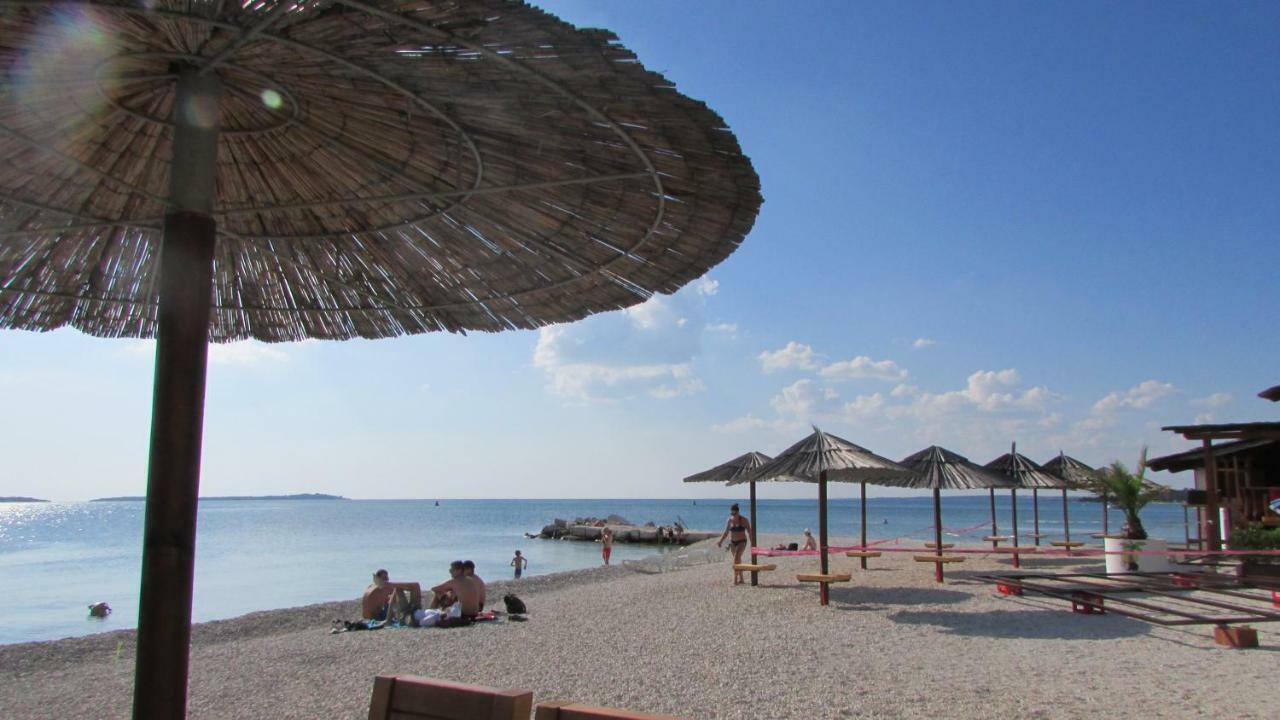 Apartmani Petunia Fazana Bagian luar foto