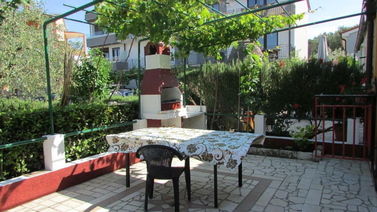 Apartmani Petunia Fazana Bagian luar foto