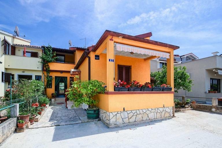 Apartmani Petunia Fazana Bagian luar foto