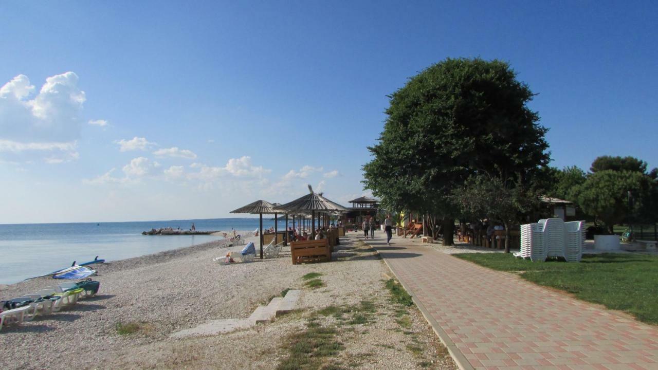 Apartmani Petunia Fazana Bagian luar foto